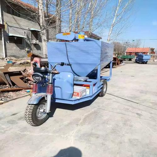牛羊電動撒料車養殖業三輪喂料車2立方養殖草料投料車